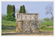 Sírkövek-Tombstones