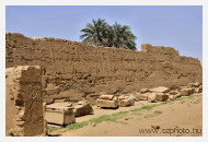 Karnak hátulról